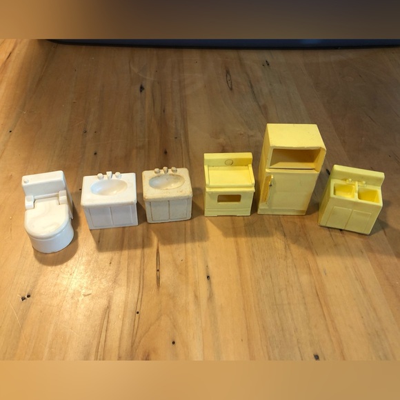 3/$40 Fisher Price Vintage Furniture - Picture 7 of 7